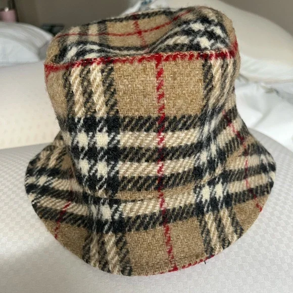 BURBERRY Nova Check Bucket Hat - Picture 2 of 10